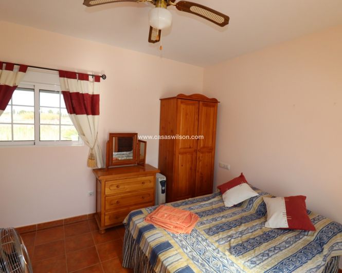 Image No.17-5 Bed Property for sale