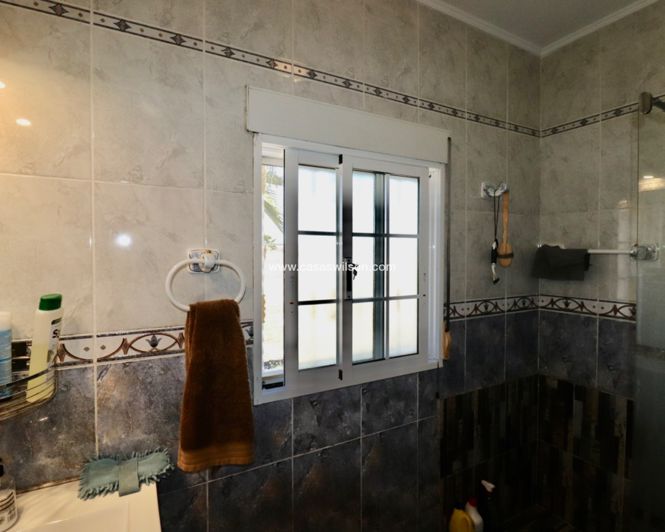 Image No.19-5 Bed Property for sale