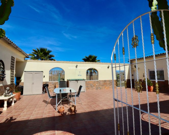 Image No.26-5 Bed Property for sale