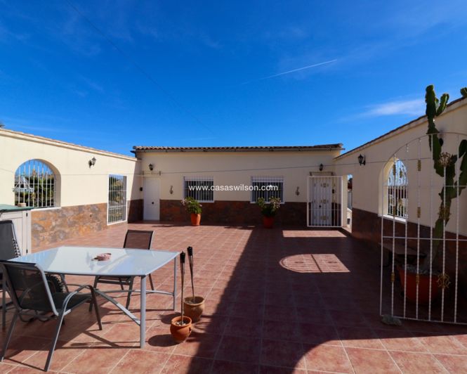 Image No.27-5 Bed Property for sale