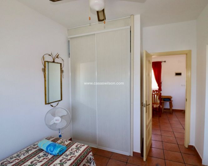 Image No.40-5 Bed Property for sale