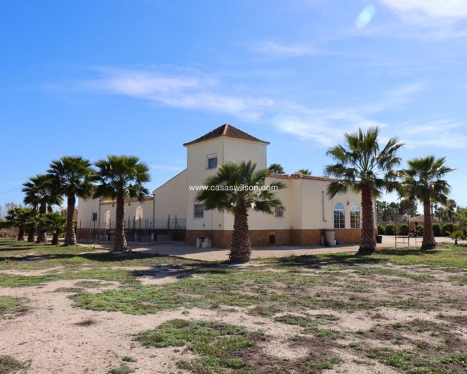 Image No.46-5 Bed Property for sale