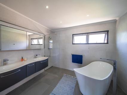 Image No.19-6 Bed Villa for sale