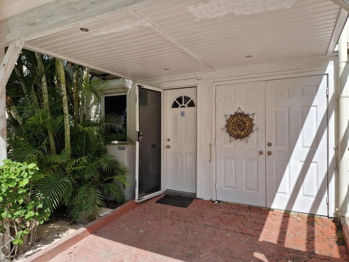 Image No.2-2 Bed Townhouse for sale