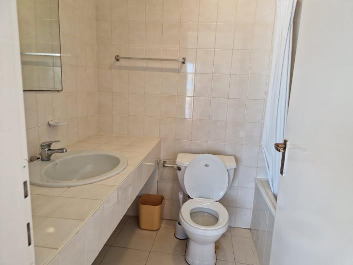 Image No.14-2 Bed Townhouse for sale