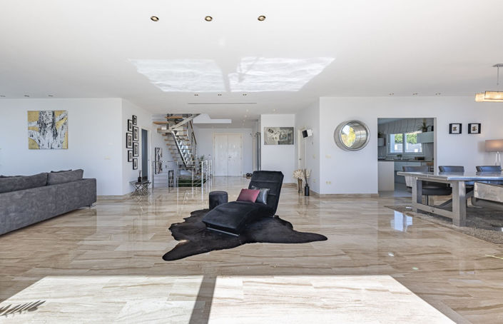 Image No.21-5 Bed Villa for sale