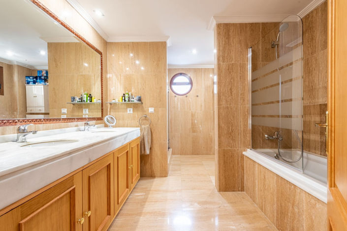 Image No.14-3 Bed Apartment for sale