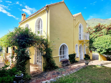 4 Bed Villa for sale