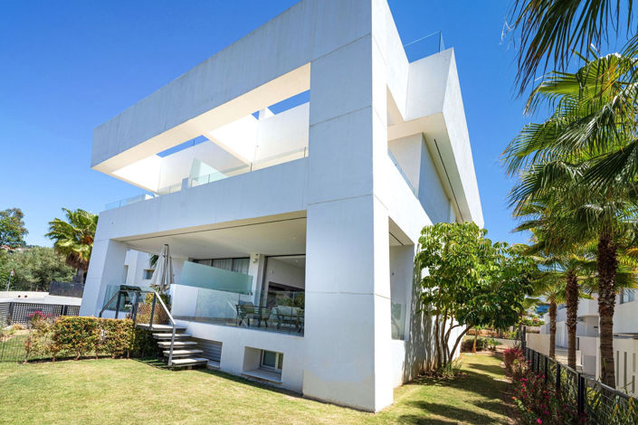 Image No.1-4 Bed Townhouse for sale