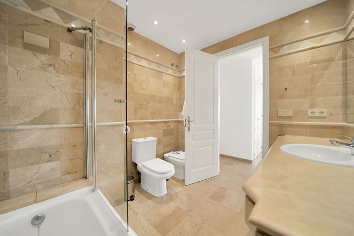 Image No.26-2 Bed Apartment for sale