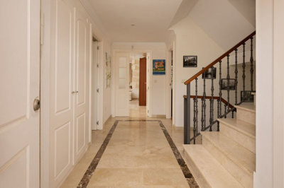 10-bb915d1cb19341576dcdc994b81ab9c5