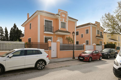 13-5fd73dea700db77384c091ca9818b1a9