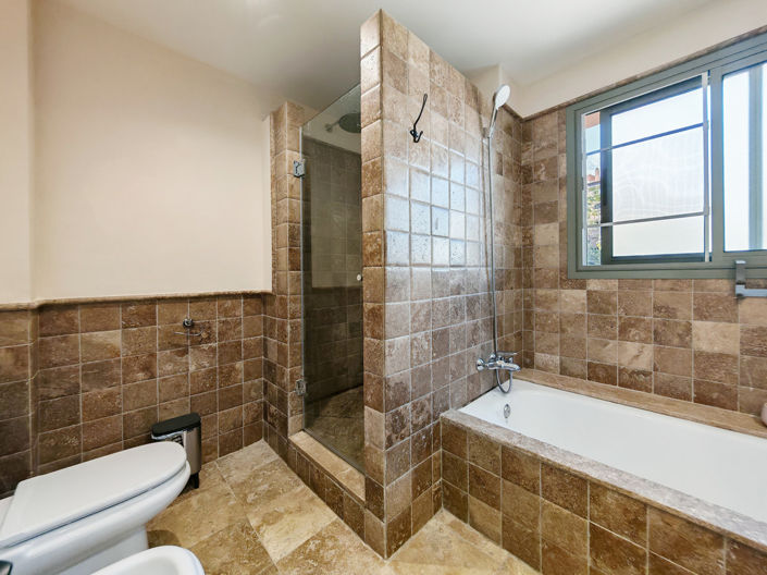 Image No.8-2 Bed Apartment for sale