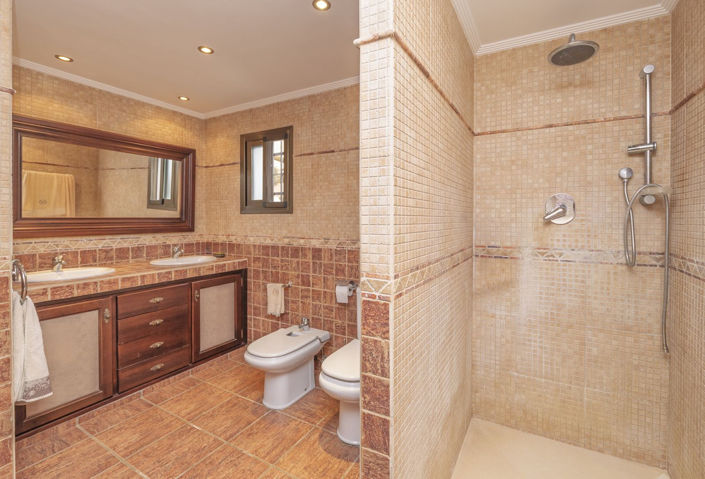 Image No.28-3 Bed Villa for sale