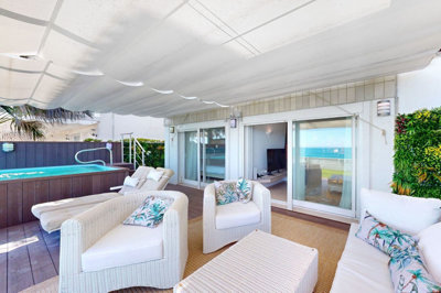 10-bb915d1cb19341576dcdc994b81ab9c5