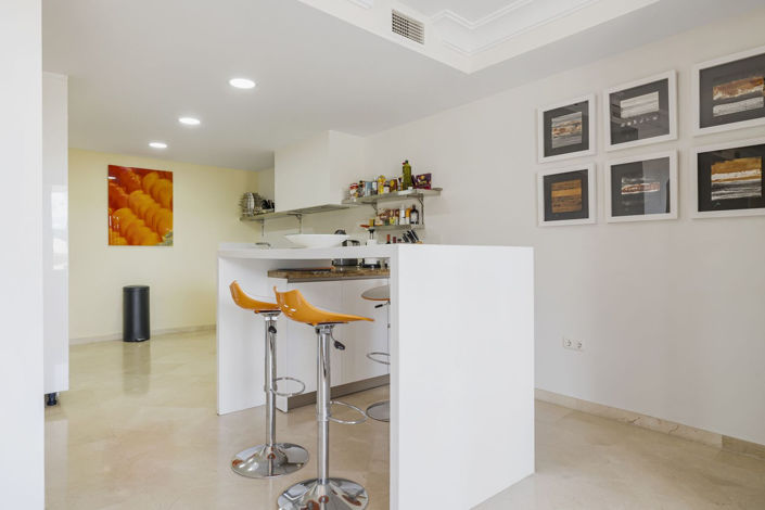 Image No.17-5 Bed Apartment for sale