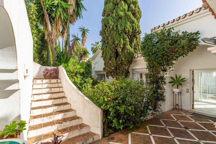 Image No.8-5 Bed Villa for sale