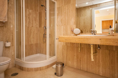 10-bb915d1cb19341576dcdc994b81ab9c5