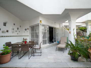 10-bb915d1cb19341576dcdc994b81ab9c5