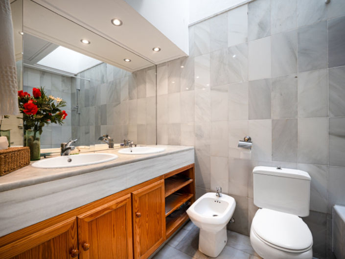 Image No.18-3 Bed Townhouse for sale