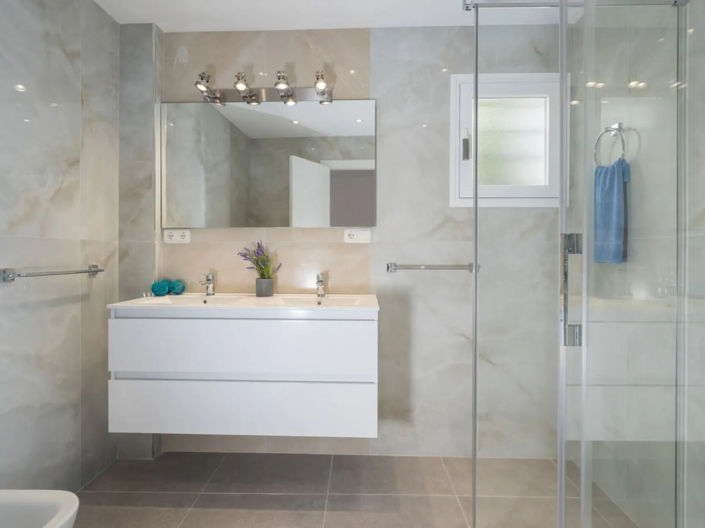 Image No.19-4 Bed Townhouse for sale