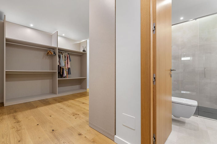 Image No.19-6 Bed Villa for sale