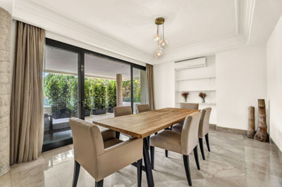 12-53013098fcab6c38b1379cd33298e050