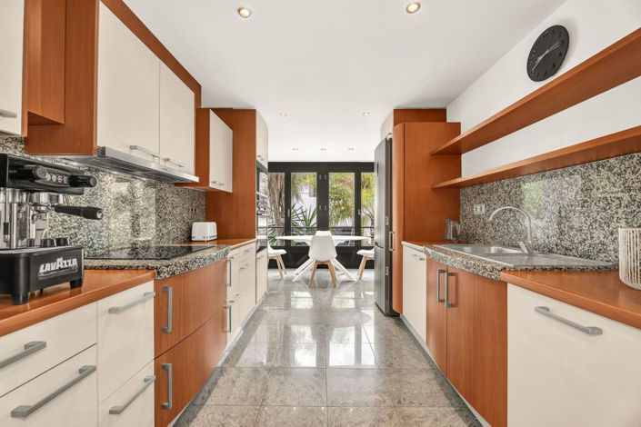 Image No.14-3 Bed Apartment for sale