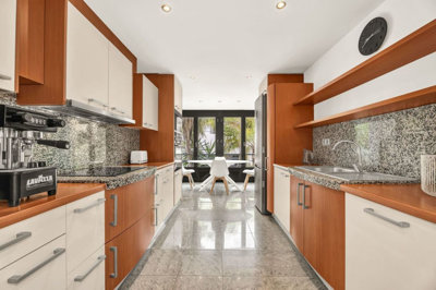 14-d70dc3102c00d7be0e872dfe1c1f86d7