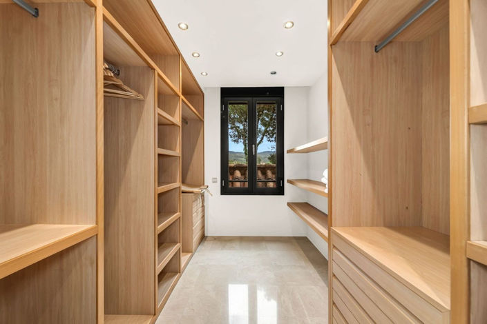 Image No.21-3 Bed Apartment for sale