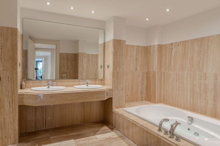 Image No.22-3 Bed Apartment for sale