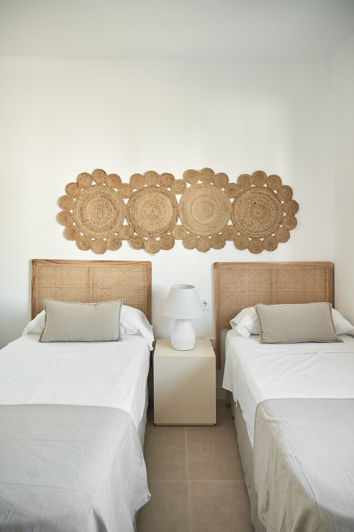 Image No.25-3 Bed Townhouse for sale