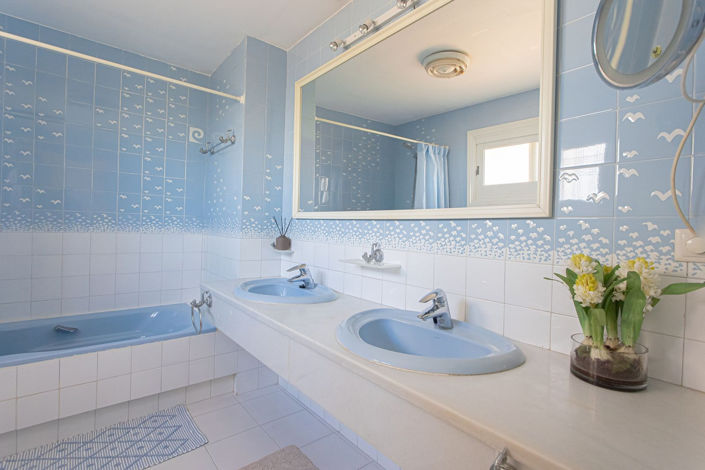 Image No.20-8 Bed Villa for sale