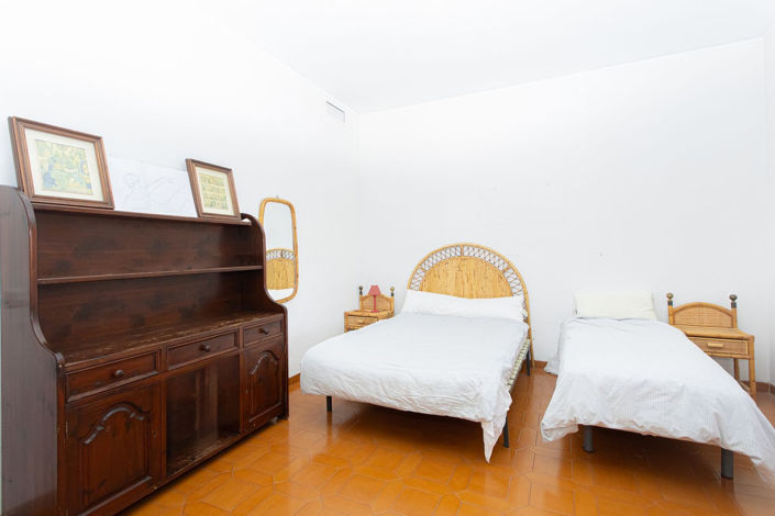 Image No.35-8 Bed Villa for sale