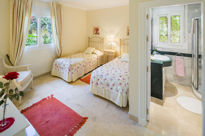 Image No.10-4 Bed Villa for sale