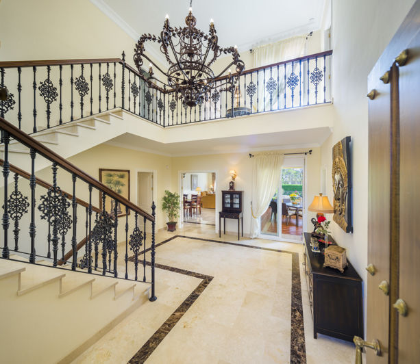 Image No.2-4 Bed Villa for sale