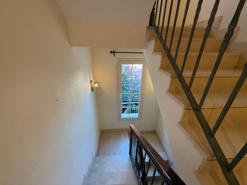 10-bb915d1cb19341576dcdc994b81ab9c5