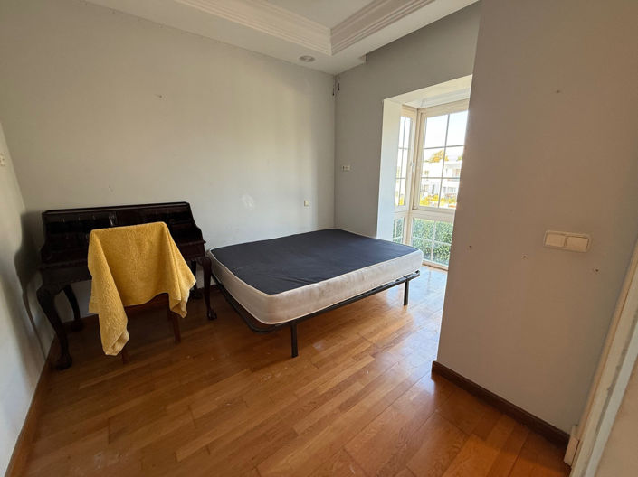 Image No.8-5 Bed Villa for sale