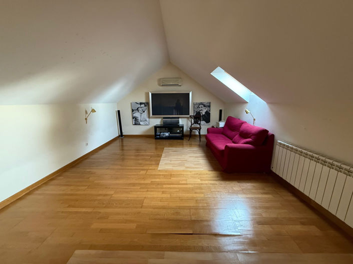 Image No.9-5 Bed Villa for sale