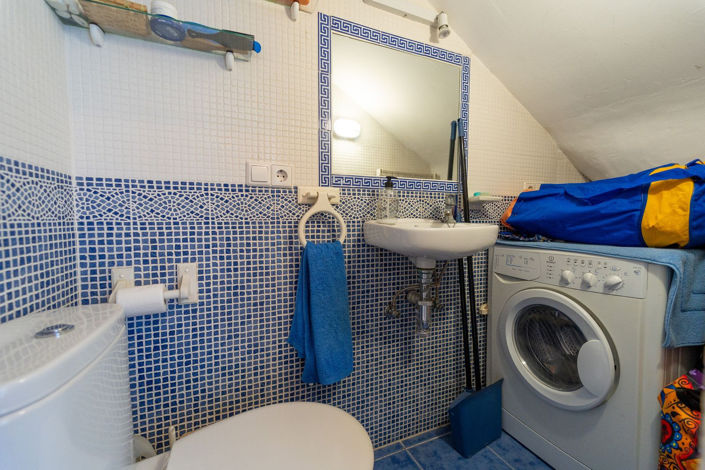 Image No.16-2 Bed Townhouse for sale