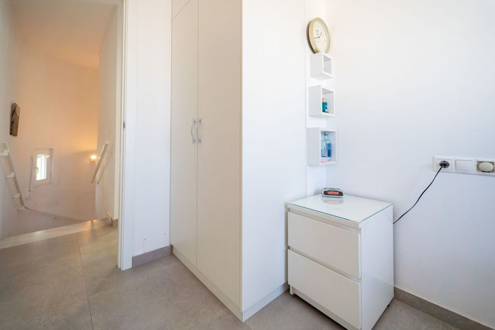 Image No.27-2 Bed Townhouse for sale