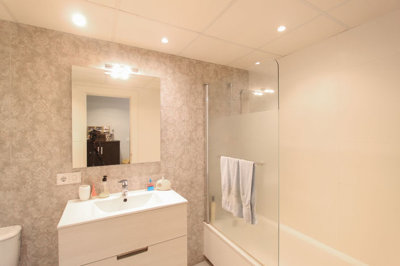 10-bb915d1cb19341576dcdc994b81ab9c5