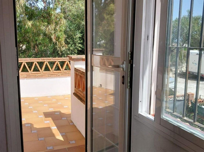 Image No.11-4 Bed Townhouse for sale