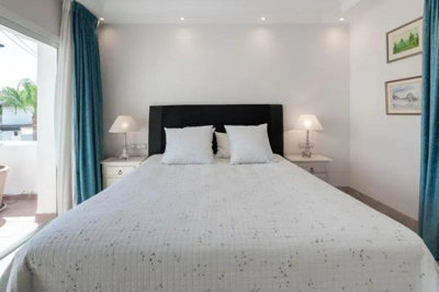 11-20939a0134ad724a8cb2a801094d15a4