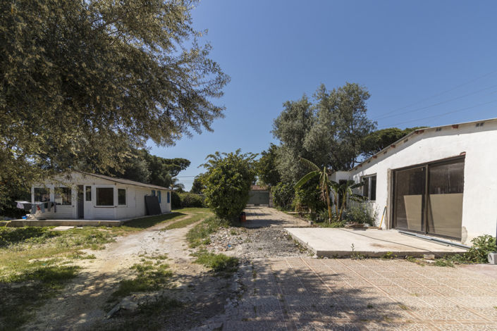 Image No.2-9 Bed Villa for sale