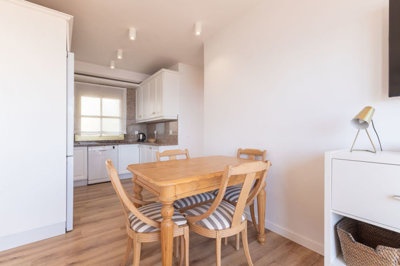 10-bb915d1cb19341576dcdc994b81ab9c5