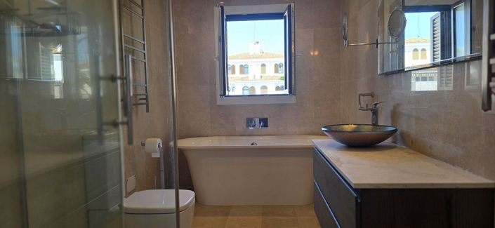 Image No.13-3 Bed Townhouse for sale