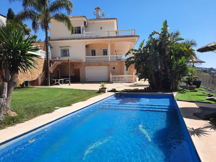 Image No.1-5 Bed Villa for sale