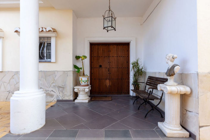 Image No.5-5 Bed Villa for sale