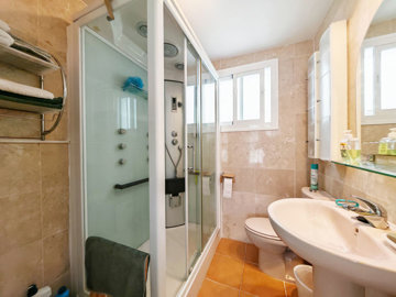 12-53013098fcab6c38b1379cd33298e050